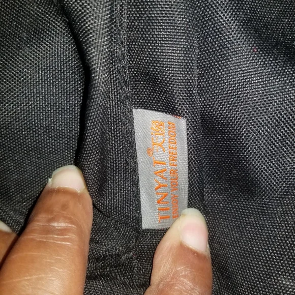 Tinyat Backpack with charging port - Picture 3 of 9